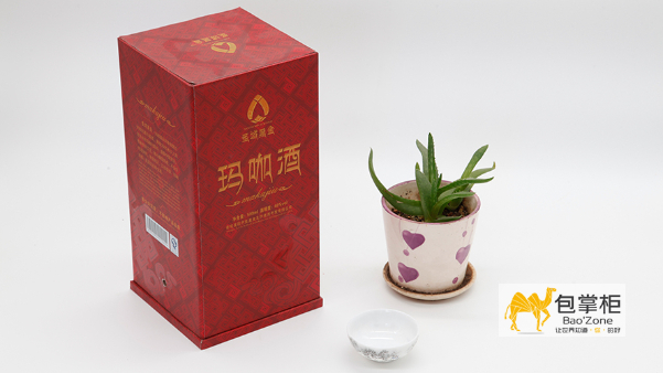 造型优雅的酒包装设计，满足消费者优越感！